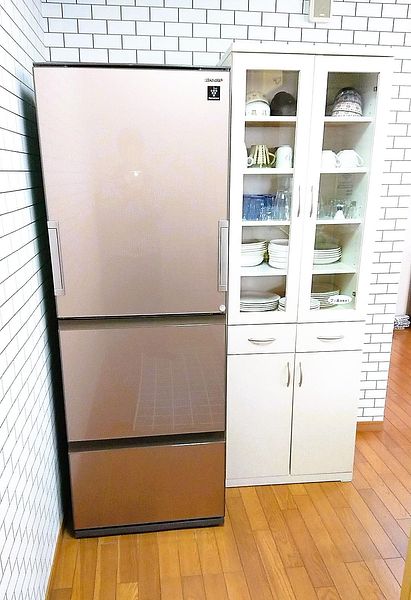 400L冷蔵庫・食器棚