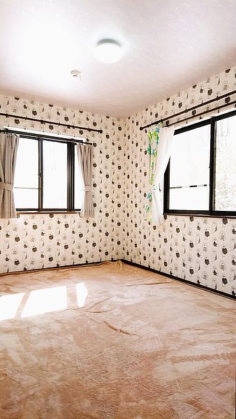 フクロウ部屋の寝室は蓄光クロスで満点の星空