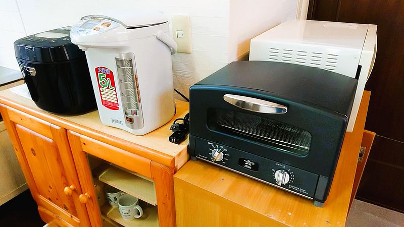 10合炊きの炊飯器・電気ポッド・アラジントースター・電子レンジ