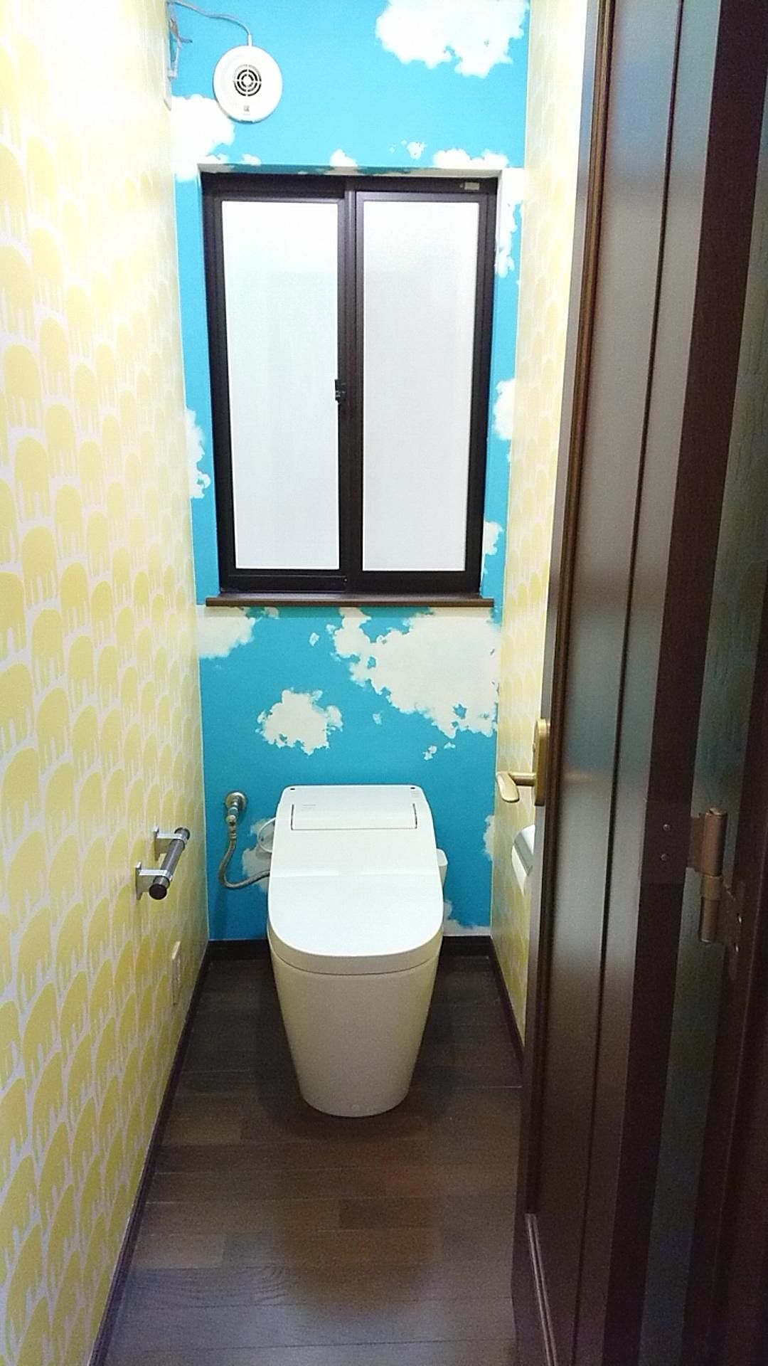 流すたびに泡でおそうじしてくれるアラウーノトイレ