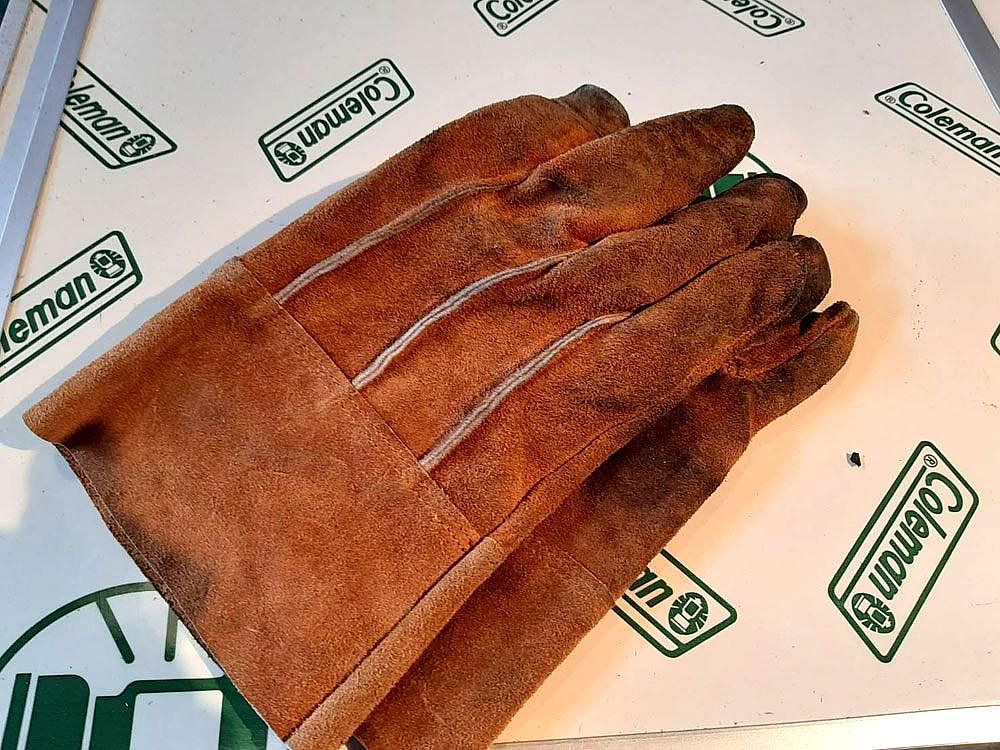 厚手手袋　または軍手