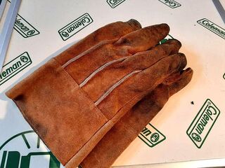 厚手手袋　または軍手