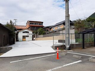 無料の駐車場スペース車を5台程度 駐車可能