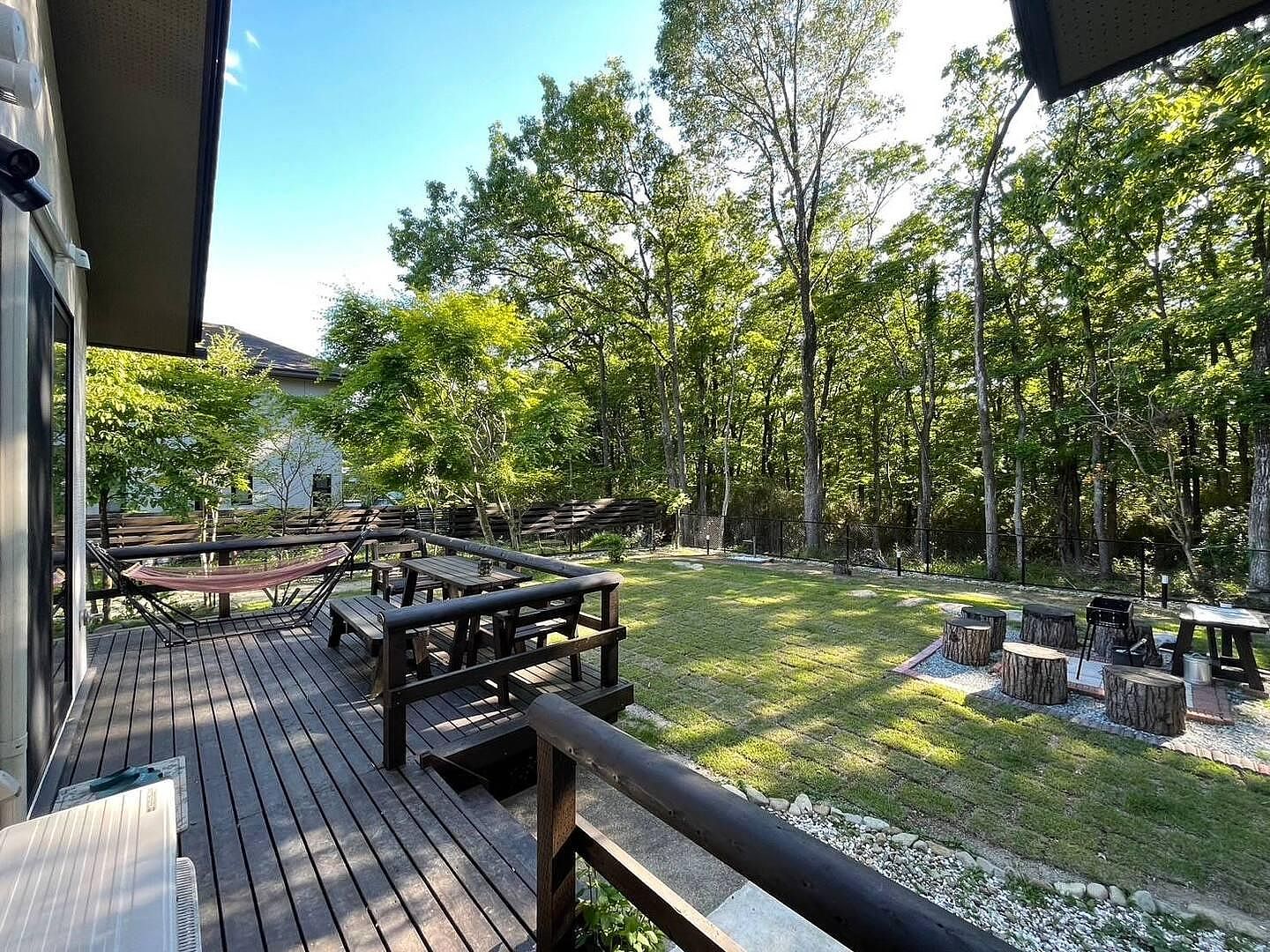 森を眺めながらBBQ