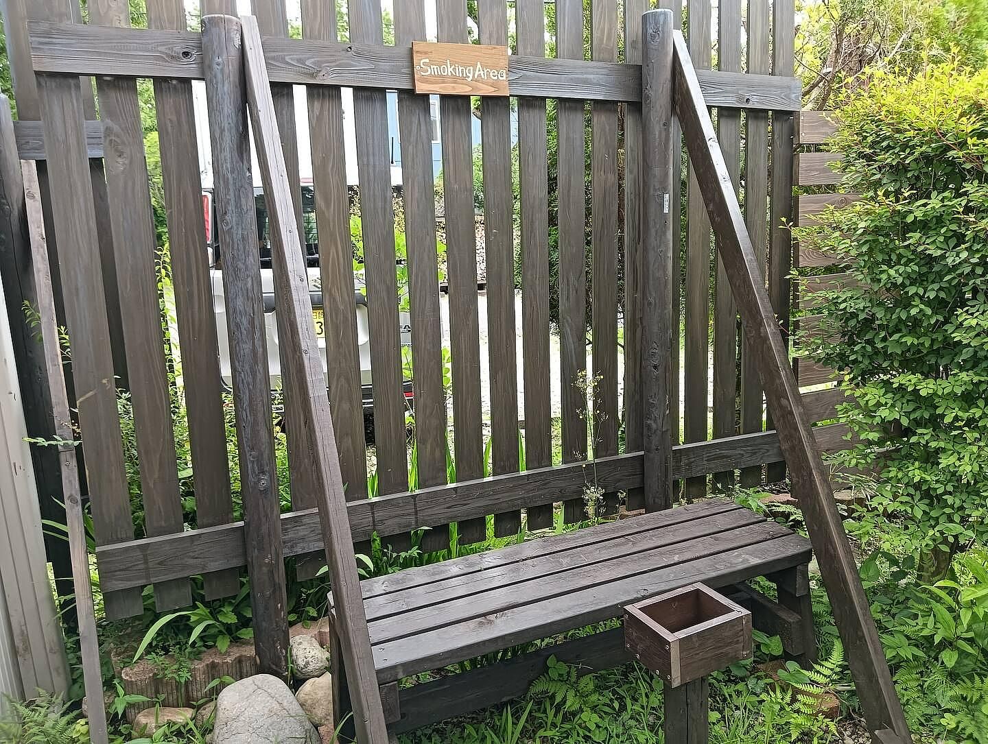 玄関横　喫煙所