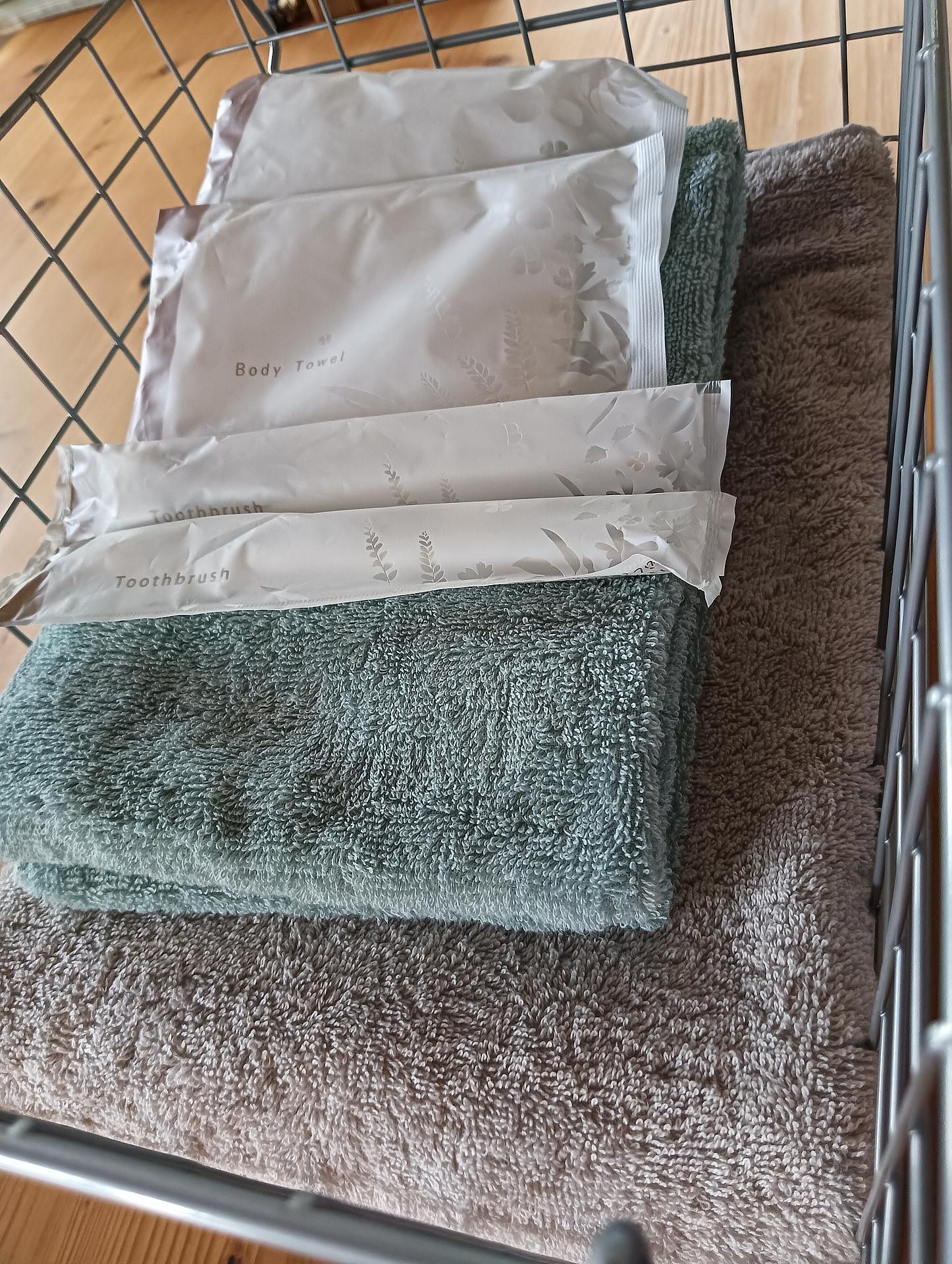バスタオル　フェイスタオル　ボディタオル　歯ブラシ