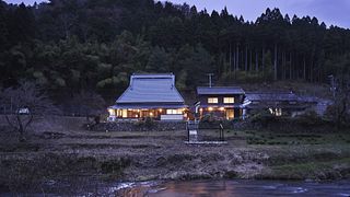 対岸から見た京都ミヤマシキテイ