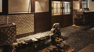 主屋とハナレの間にあるBBQスペース。（ご利用は20時まで）