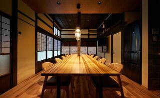 最大10人まで集まれる広々としたLDK