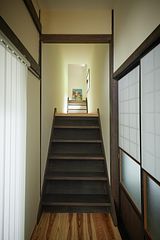 もともとの構造を活かした渡り廊下