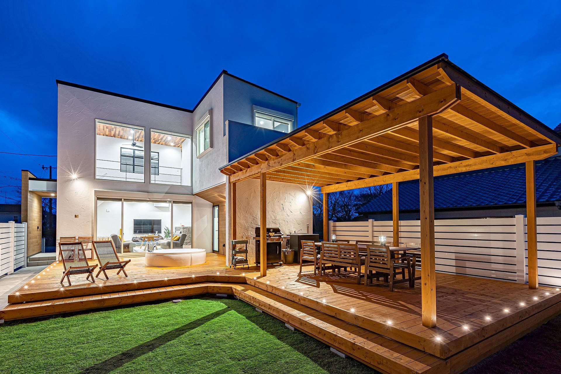 適度な照明にて夜間も不自由ありません。