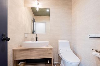 2Fトイレは少し大きめです。 パウダールームとしてもご利用いただけます。