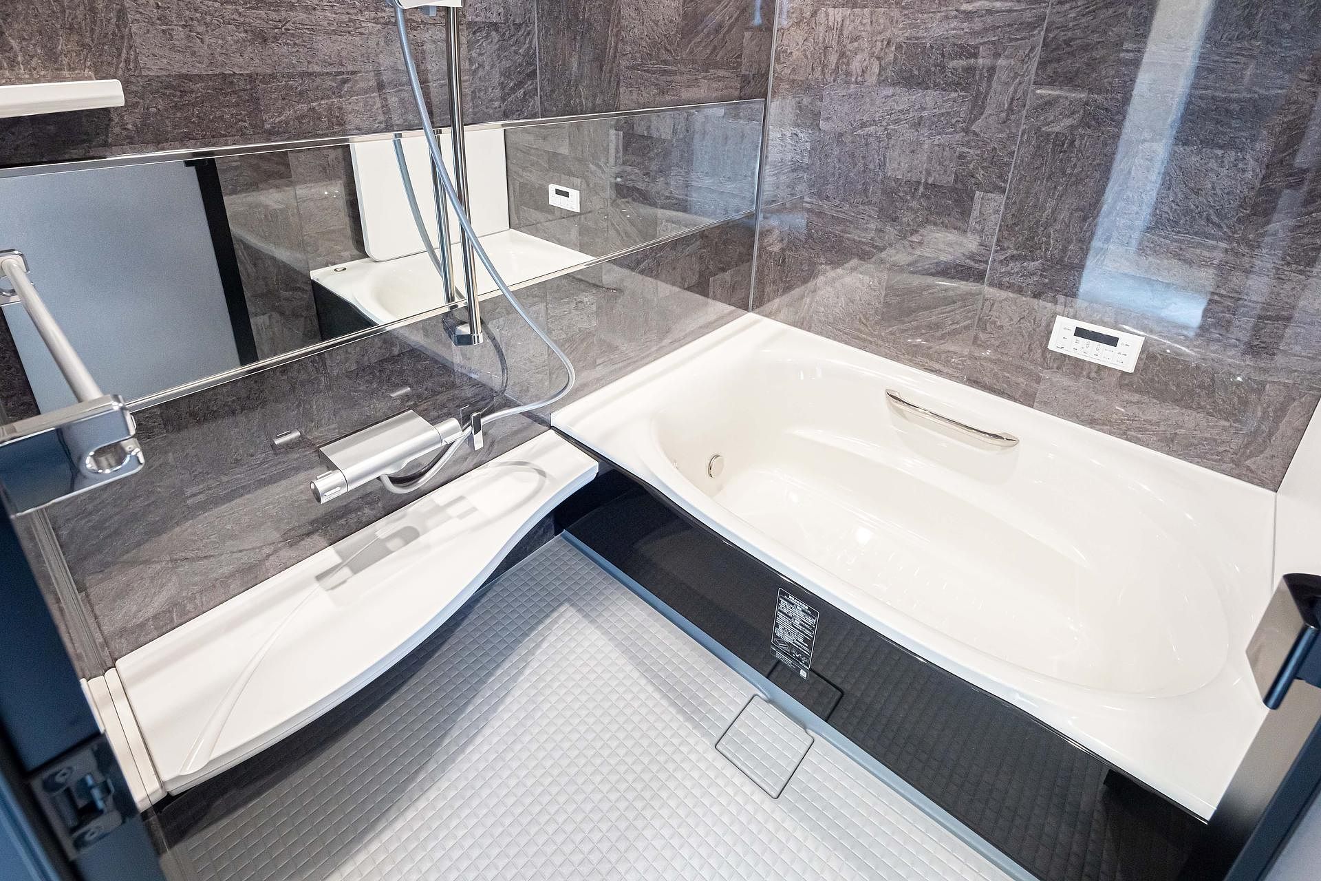 少し大きめのバスルームです。