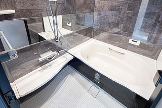 少し大きめのバスルームです。