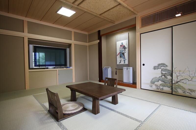 山つつじ和室