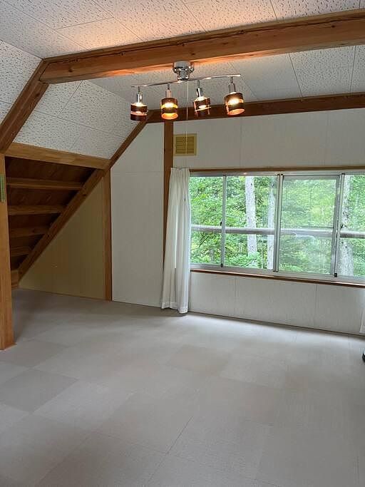 広く明るい2階。寝室としても、みんなの集まりの場としても自由に使えます。