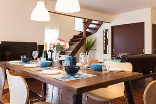 皆で食卓を囲める広々としたスペース