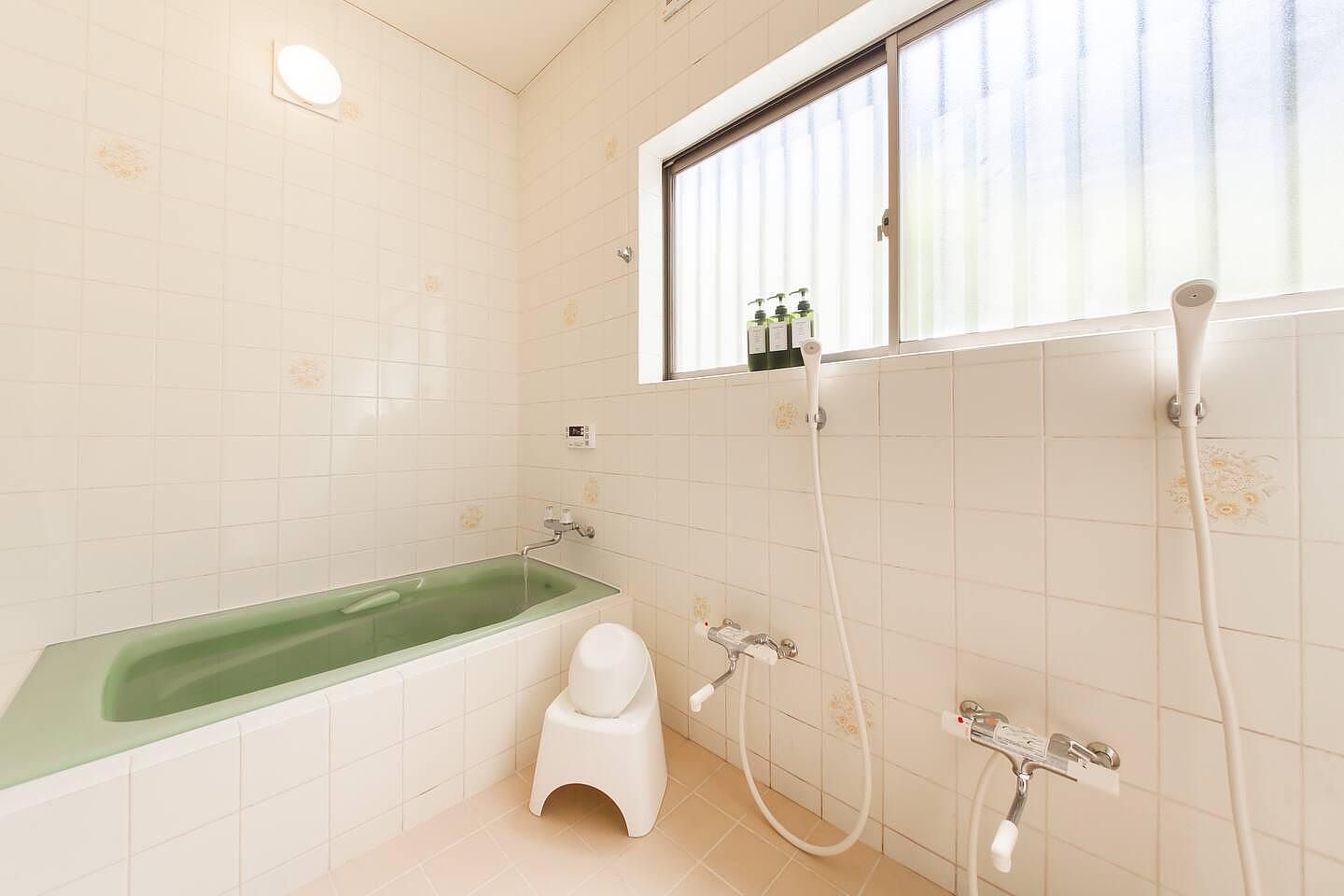 大人数でも対応できる2か所のシャワー