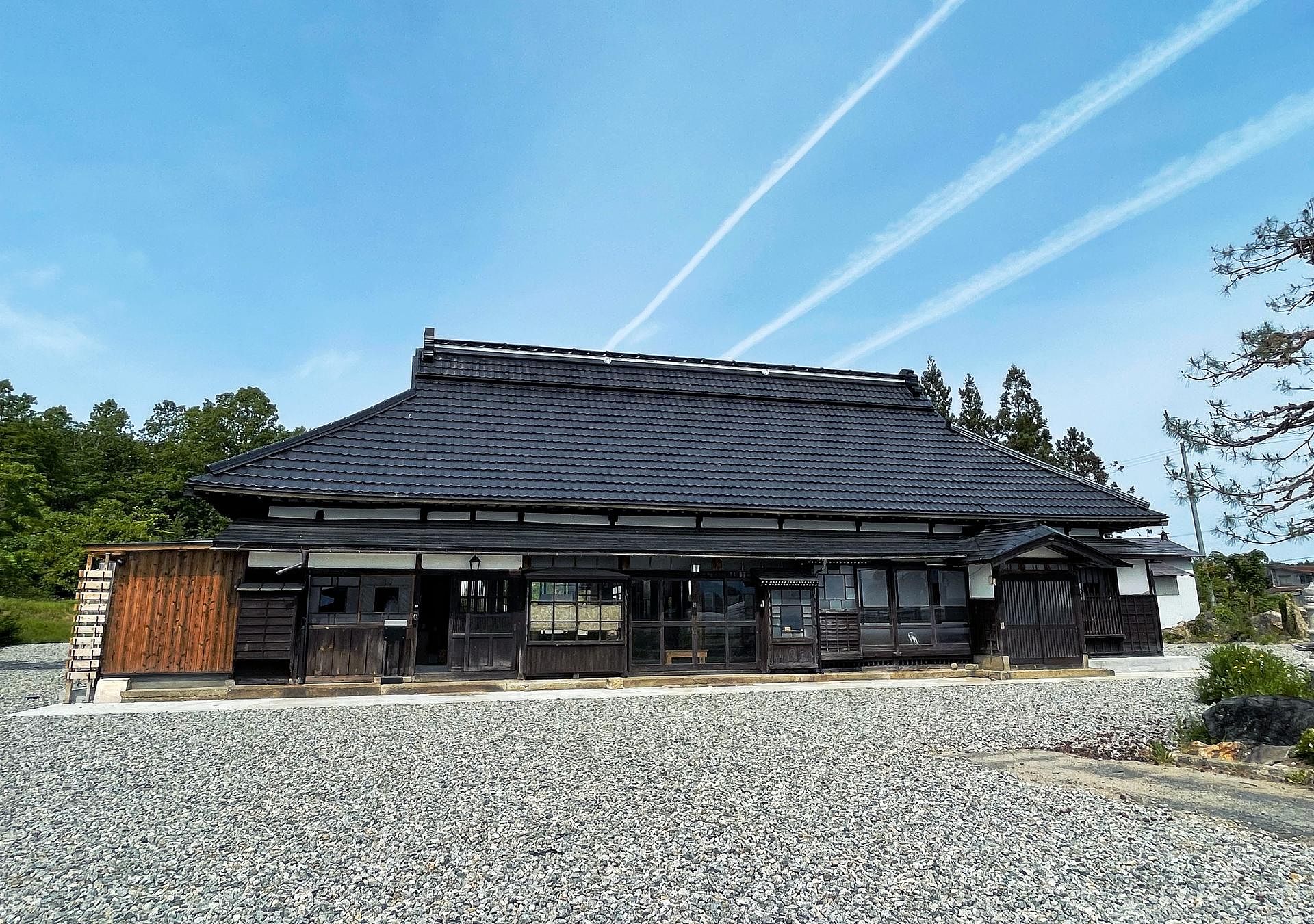 歴史と自然に包まれた空間で、最大12名様までお泊りいただけます。