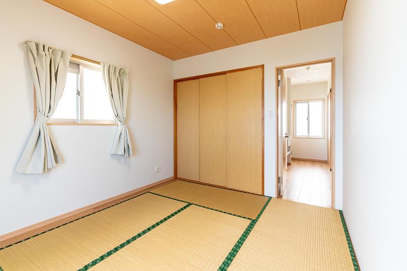 落ち着いた和室