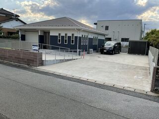 広い駐車場