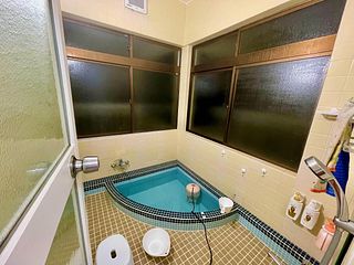 昭和レトロな浴室