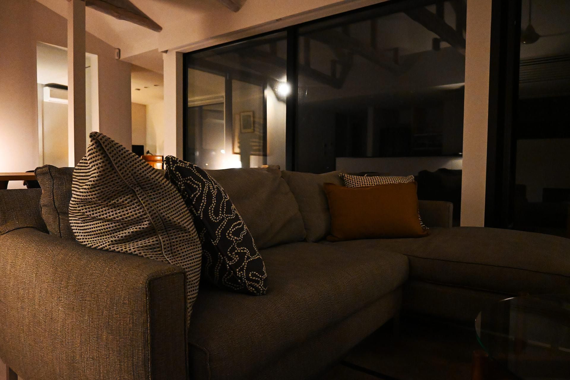 誰にも邪魔されない穏やかな休日に、大好きな音楽や映画を、静かな環境で心ゆくまで楽しんでみませんか。