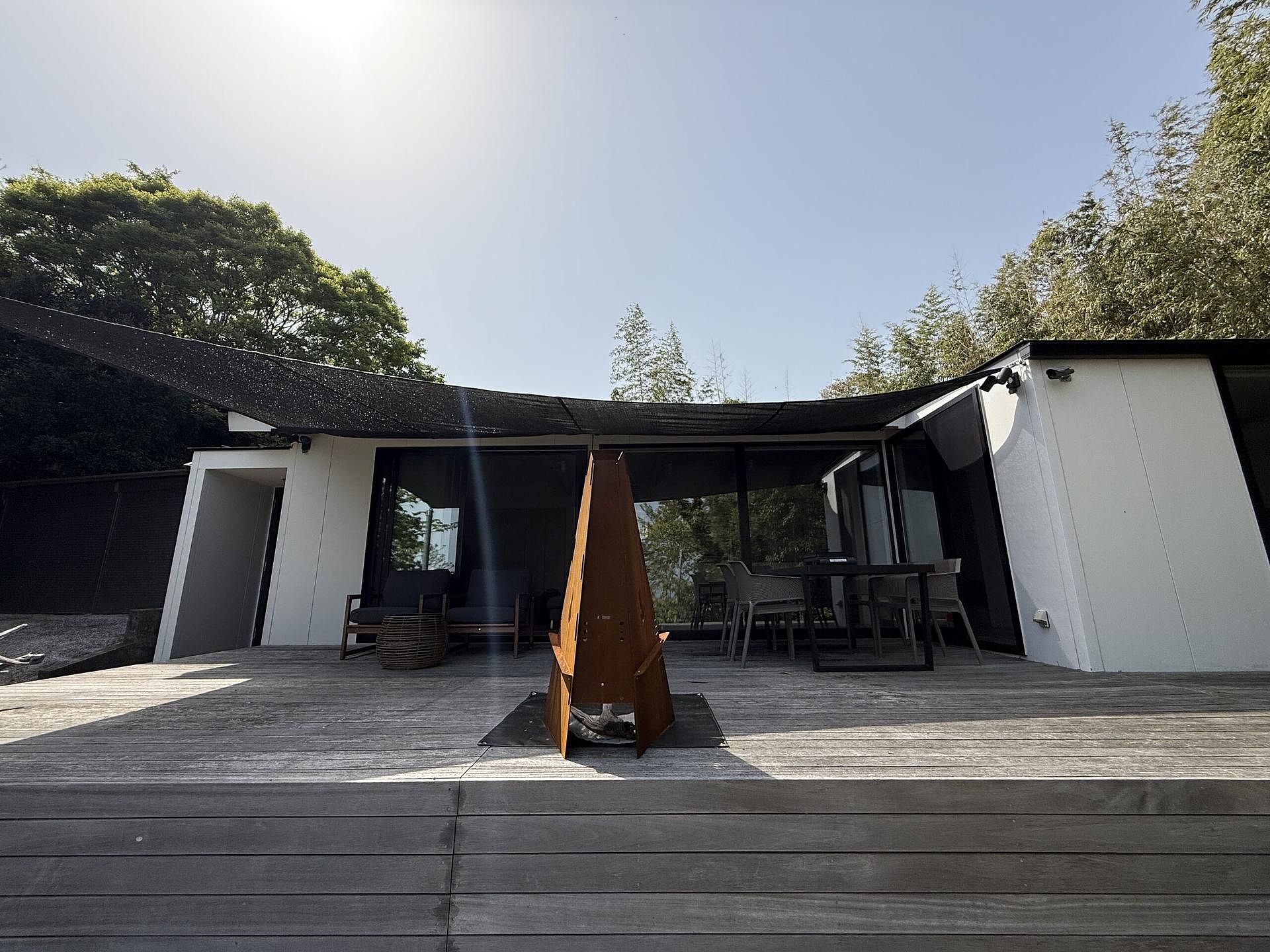 誰からも邪魔されない贅沢な環境と、ゆっくりと流れる時間というかけがえのないご褒美が隠されています。