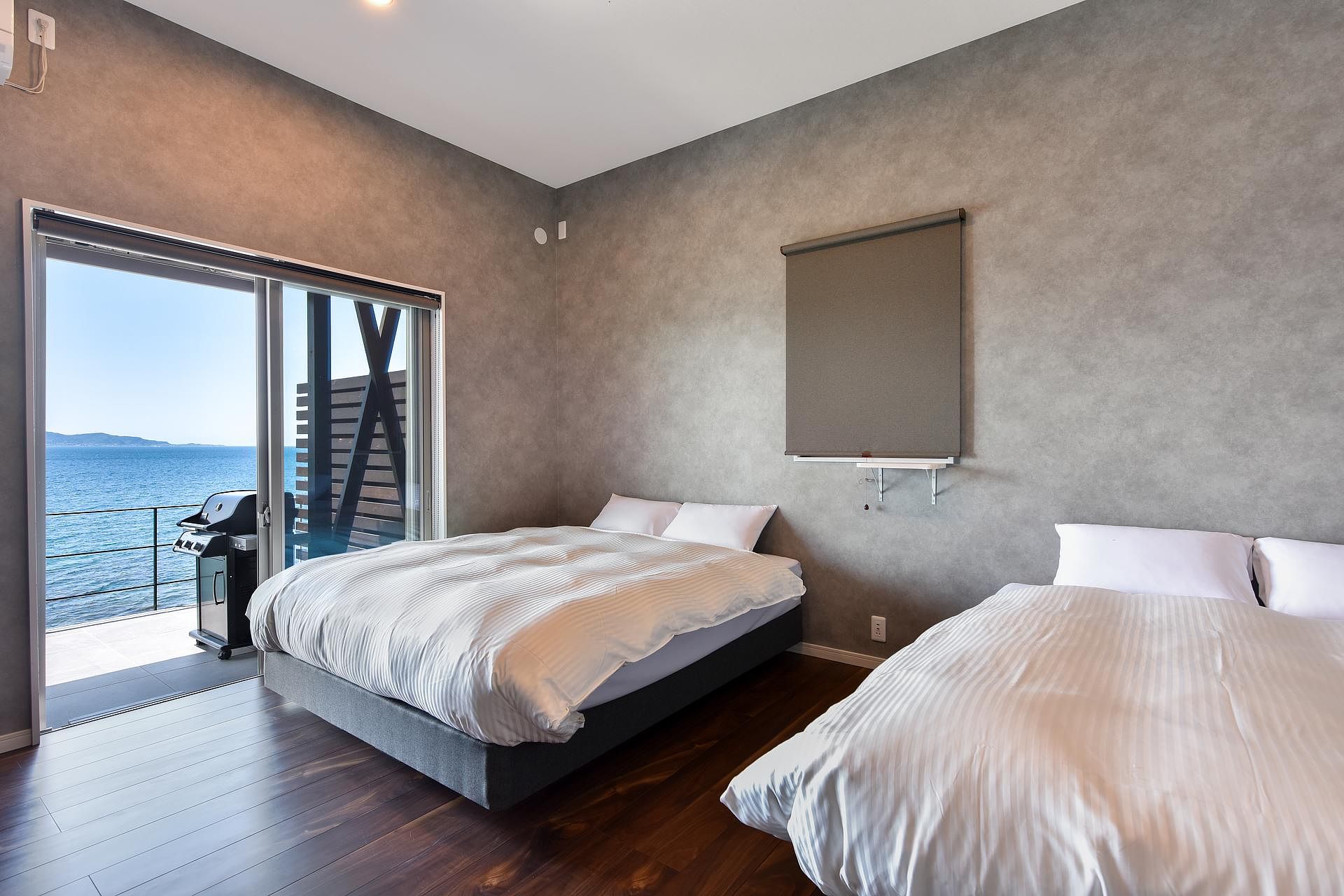 クイーンベッド２台