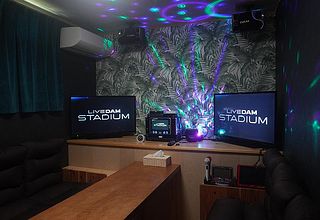 カラオケルーム