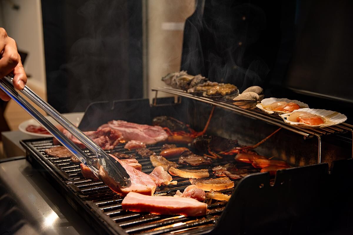 【BBQグリル】本格グリルで旨みを閉じ込め豪快に焼き上げます