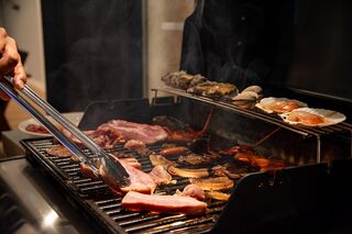 【BBQグリル】本格グリルで旨みを閉じ込め豪快に焼き上げます