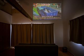 ベッドルームにはプロジェクター付き