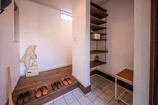 イルカがお迎えします