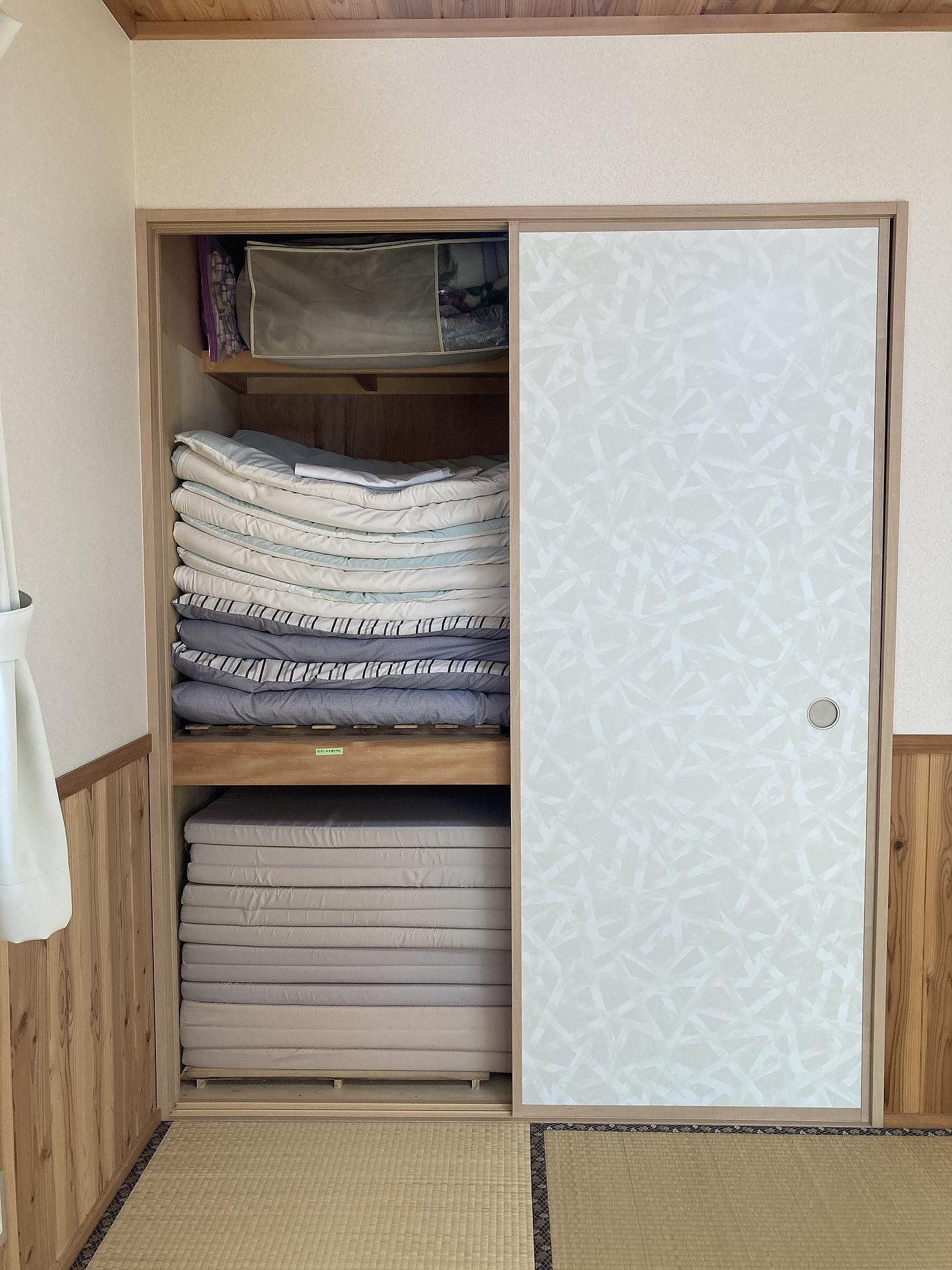 マットレス4枚、敷布団6枚