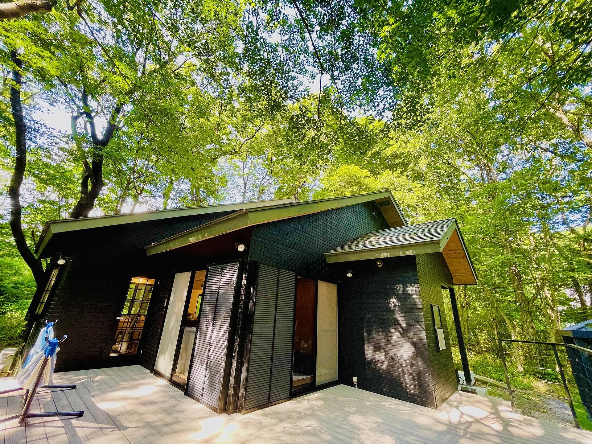 広いウッドデッキ