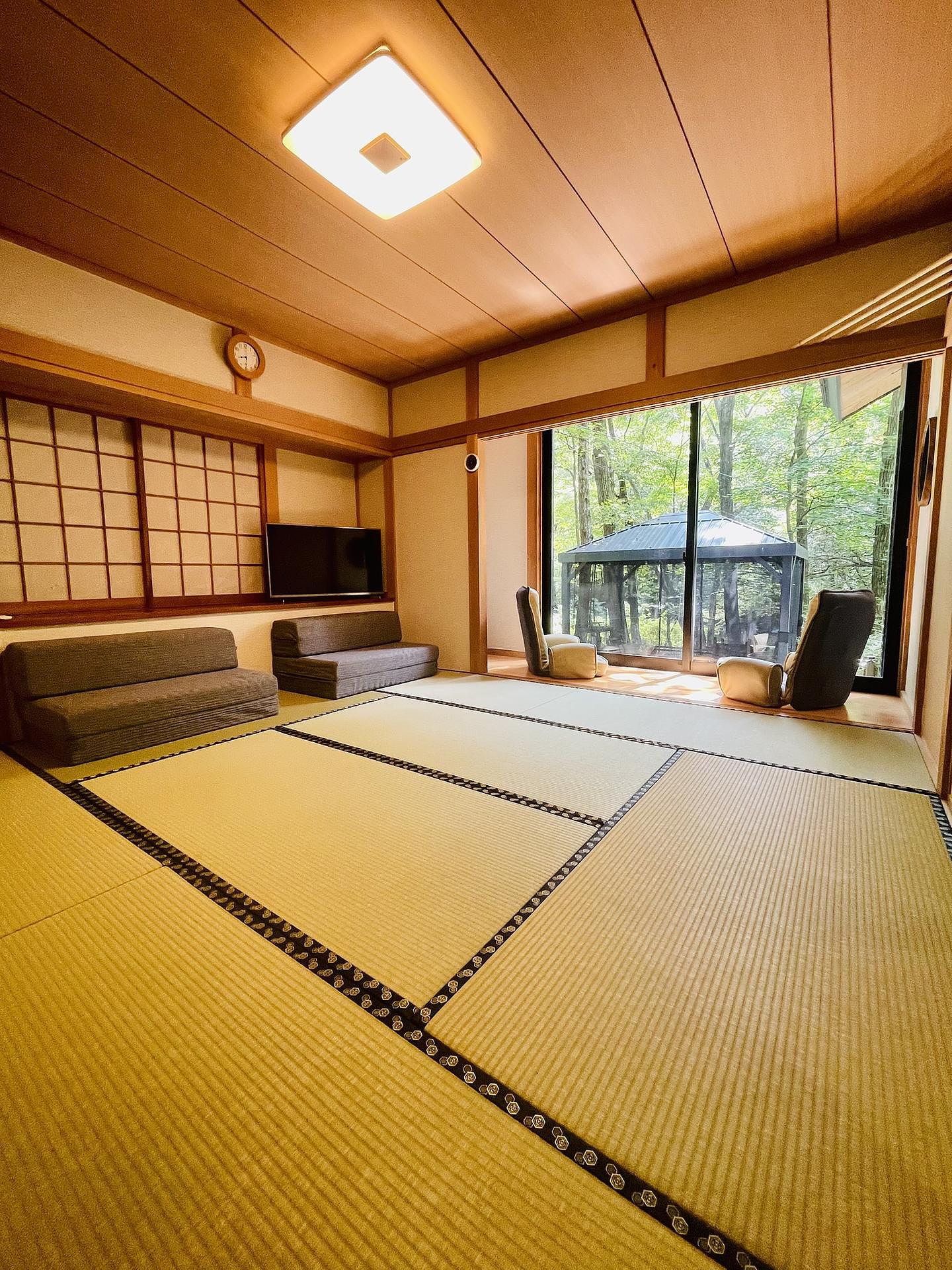 畳の香りに包まれた和室