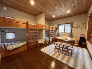 2階4人ベッド