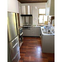 台所は調理用具、調味料等一通り揃っております