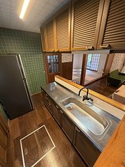 リビングが見渡せるアイランドキッチンはワイドシンク付