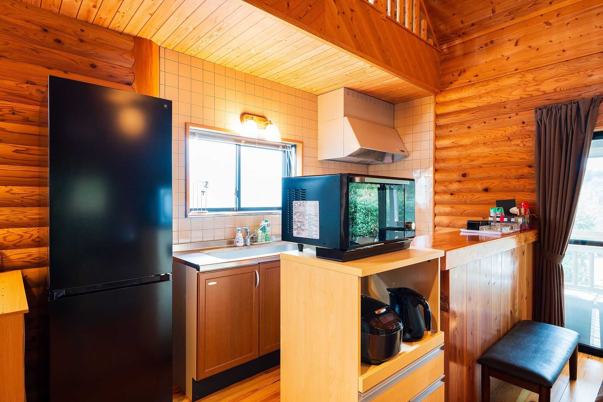 冷蔵庫・電子レンジ・炊飯ジャー・ケトルなど