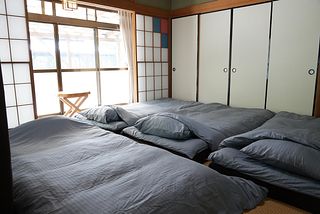 和室(布団４組)