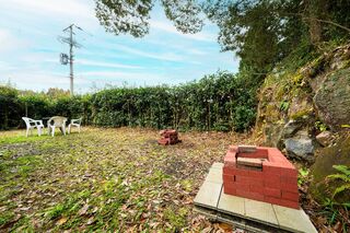 広い庭で手持ち花火や焚火なども楽しめます。