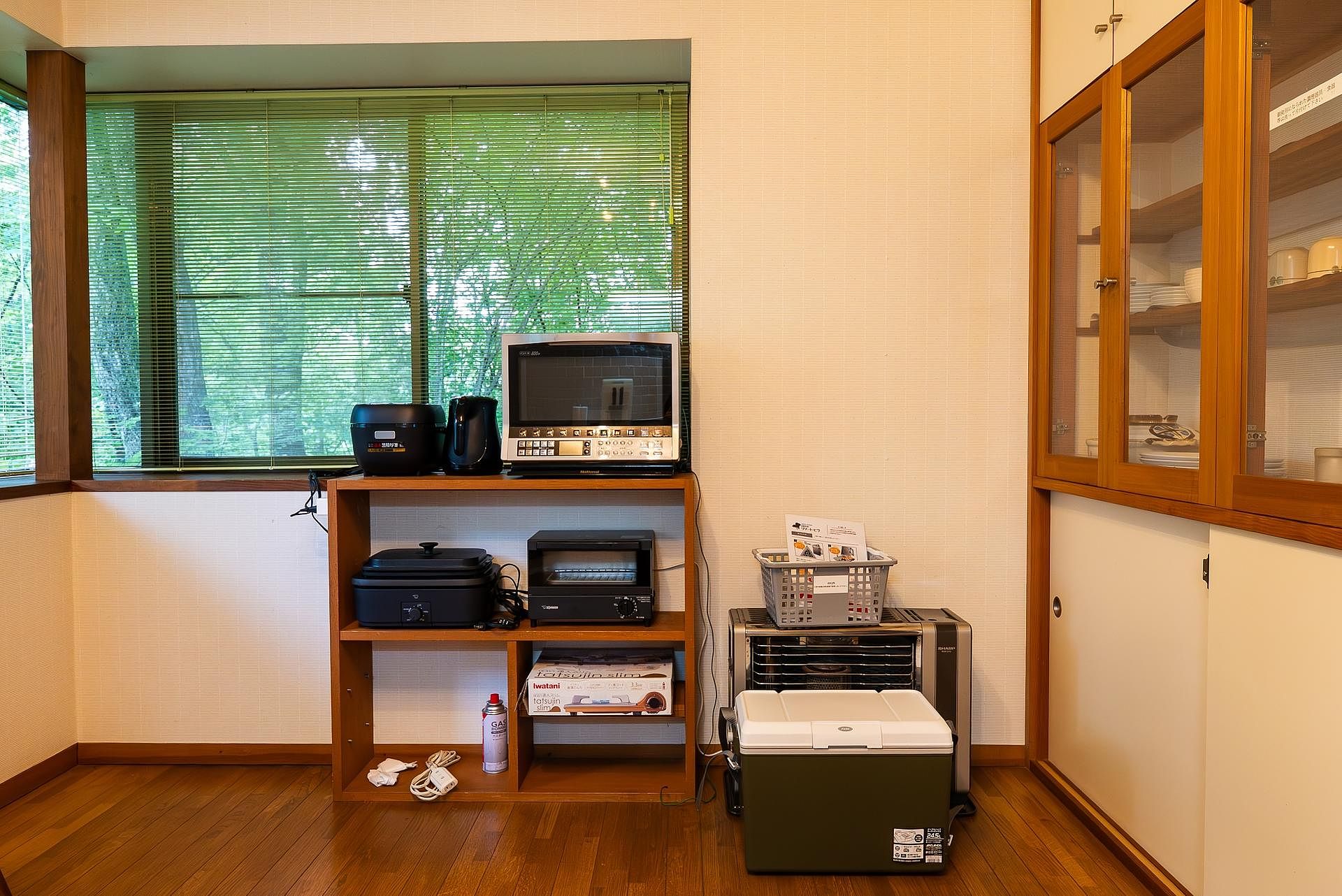 キッチン（オーブンレンジ、電気ケトル、炊飯器、トースター、ホットプレート、カセットコンロ）