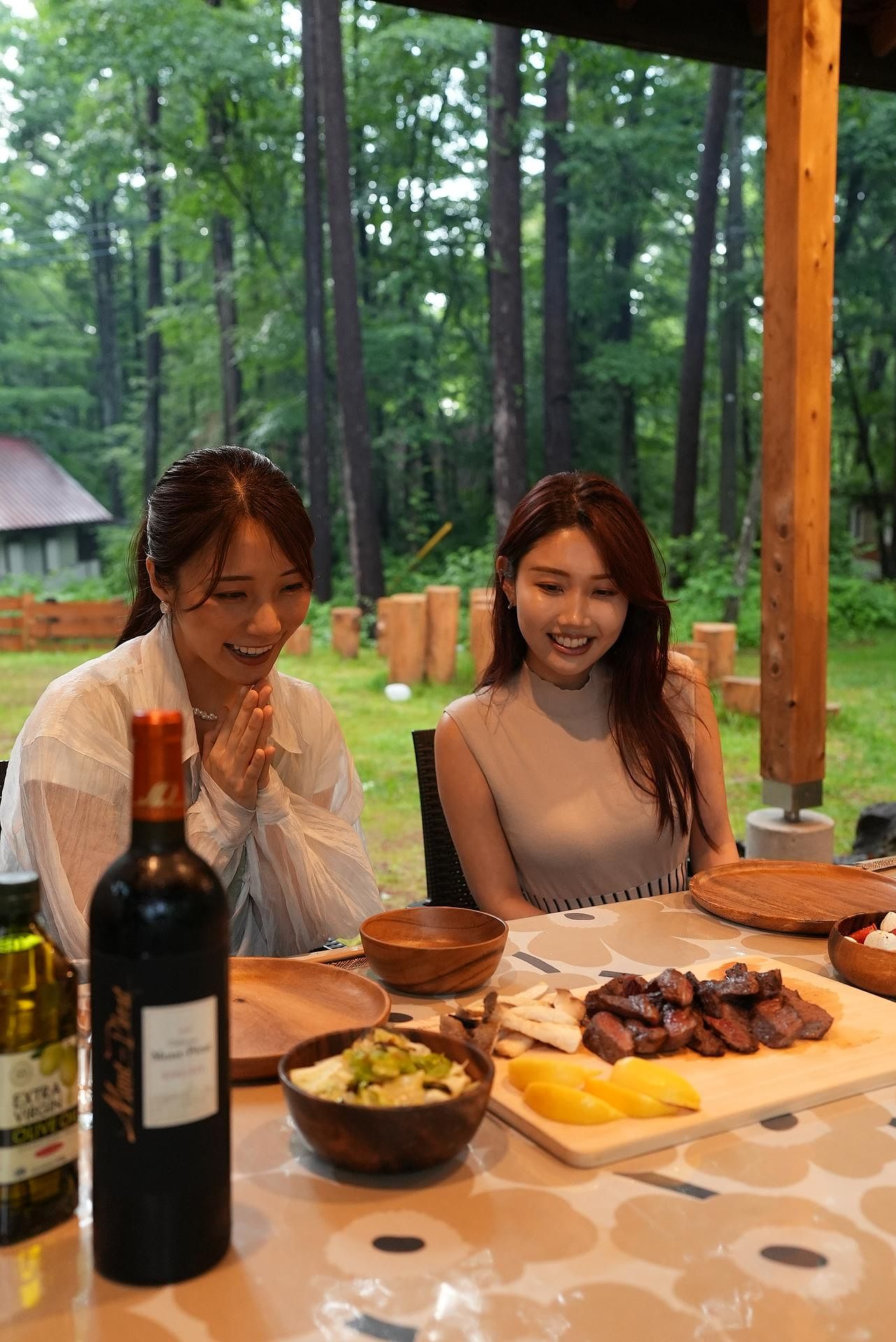 サウナで整った後は、新鮮な野菜や肉でＢＢＱで、最高のダイニングをお楽しみください