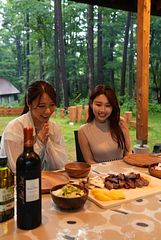 サウナで整った後は、新鮮な野菜や肉でＢＢＱで、最高のダイニングをお楽しみください