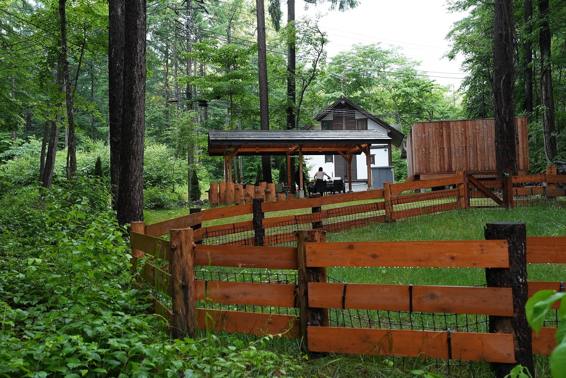 犬には専用のドッグランを（小型犬１匹まで）