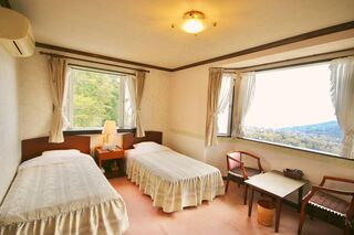 洋室6室あり、各部屋にバス·トイレつき