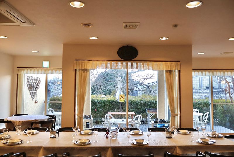 大開口から光が差す気持ちの良いリビング