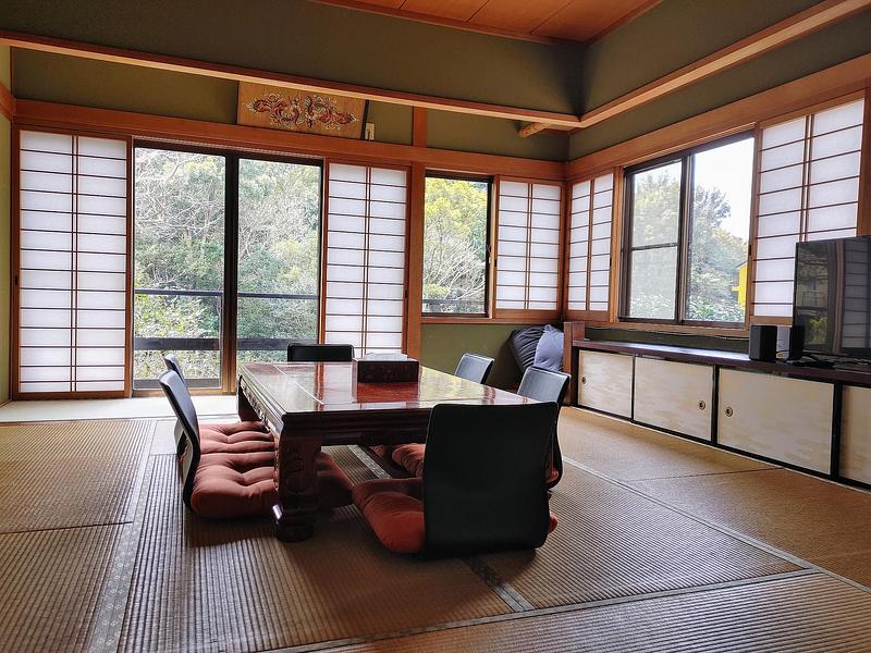 広々とした和風建築